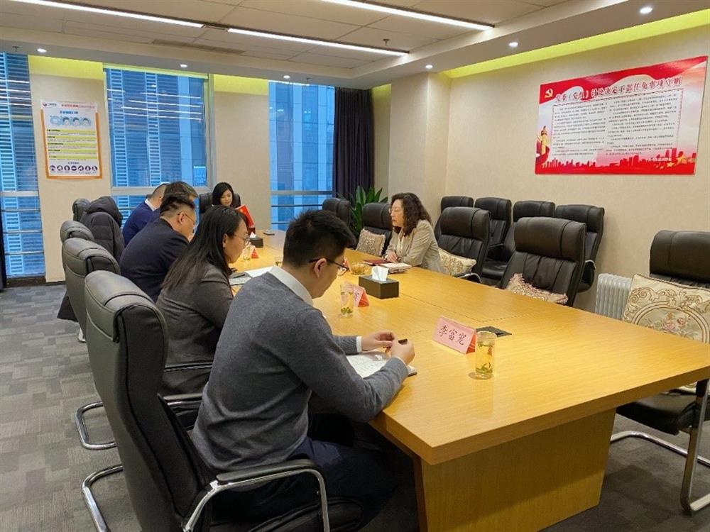 集團(tuán)黨委副書記、總經(jīng)理黃蓓調(diào)研園區(qū)集團(tuán)并召開民主生活會(huì)征求意見座談會(huì)